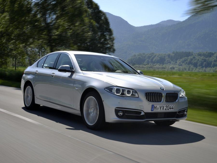  BMW 530d Sedan Luxury Line 2013 года  (фото 4 из 16)